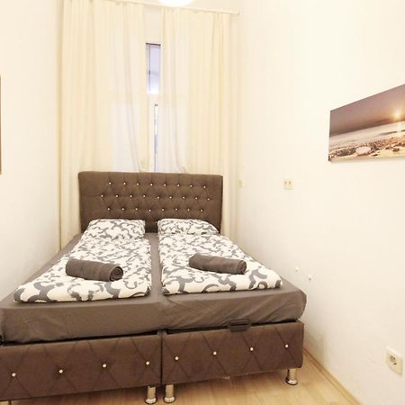 Comfortable Rooms Near Schonbrunn Palace Vienna Exterior photo